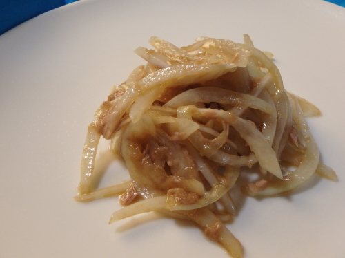 新玉ねぎとツナのサラダ