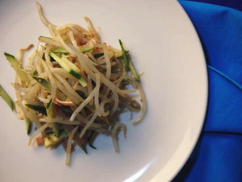 46.人気No.1のもやしの中華風サラダ