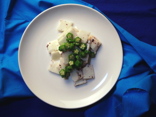 56.長いもとオクラのゆかり和え