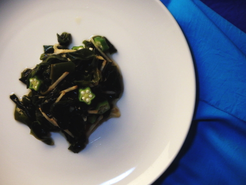 57.オクラとわかめの酢の物