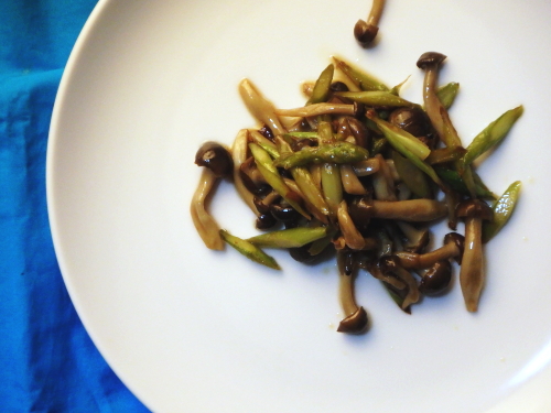 075.きのこたっぷりアスパラガスの炒めマリネ