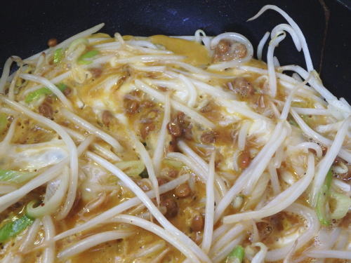 112.もやしと納豆のとろとろ卵とじ