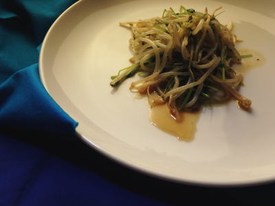 134.豆苗ともやしのオイスター炒め