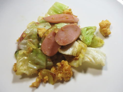 221.キャベツと魚肉ソーセージの中華炒め