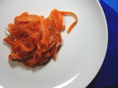 281.ピーラー１本で！　簡単人参のマリネ