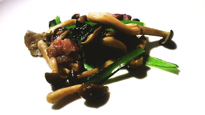 308.小松菜ときのこのベーコン炒め