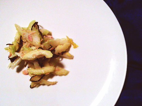 405.セロリとツナの塩昆布和え