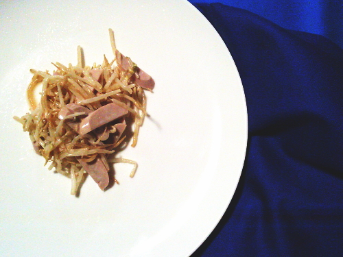 450.レンジで簡単もやしと魚肉ソーセージのオイマヨ和え