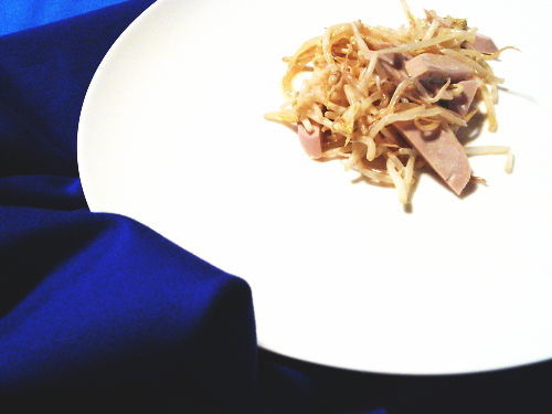 450.レンジで簡単もやしと魚肉ソーセージのオイマヨ和え