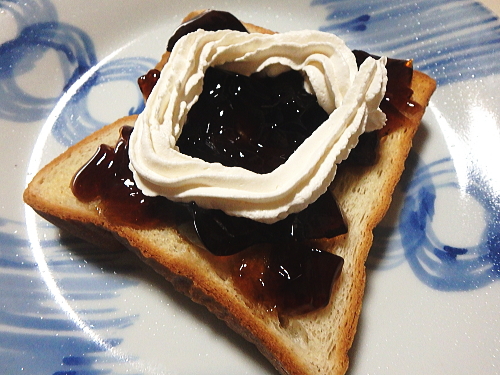 �R�[�q�[�[���[�E�z�C�b�v�g�[�X�g