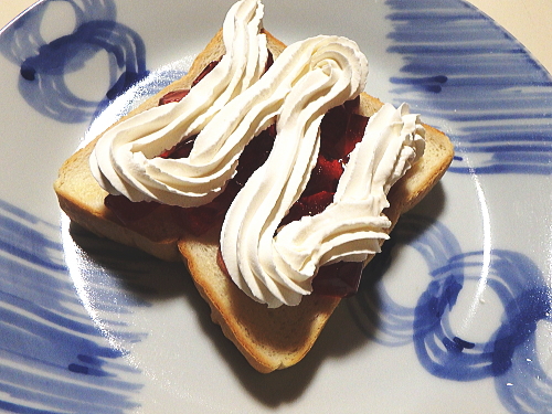 �R���j���N�E�z�C�b�v�g�[�X�g