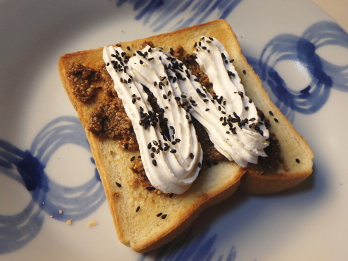 ���育�܁E�z�C�b�v�g�[�X�g