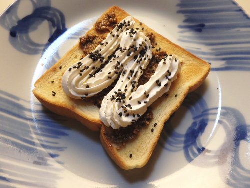 ���育�܁E�z�C�b�v�g�[�X�g