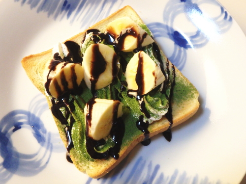 �����z�C�b�v�g�[�X�g�B�`���R�o�i�i