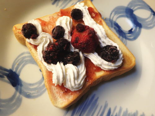 328.4��̃A�C�X�x���[�g�[�X�g�B�W�����z�C�b�v