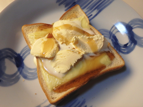 愛すトースト。メープルチーズ