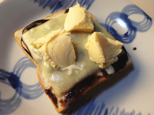 338.とろけるチョコ・チーズトースト。ON愛す