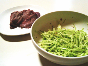 36.ローストビーフのキャベツの酢漬け巻き（No.1574）