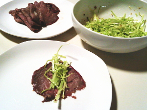 36.ローストビーフのキャベツの酢漬け巻き（No.1574）