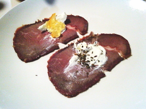 44.ローストビーフのクリームチーズ巻き(No.1583)