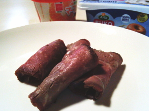 44.ローストビーフのクリームチーズ巻き(No.1583)