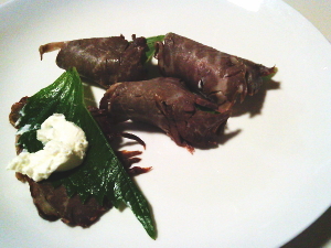 76.ローストビーフの大葉とクリームチーズ巻き(No.1673)