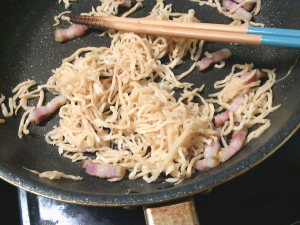 82.ベーコンと切り干し大根のにんにく炒め(No.1686)