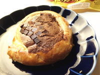 69.ヤマザキ トリプルチョコロール