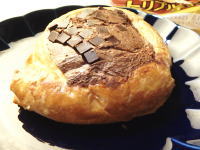 69.ヤマザキ トリプルチョコロール