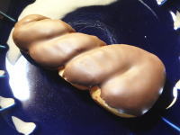 81.セブン チョコがけツイストドーナツ