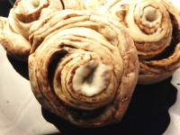 84.セブン もっちチョコロール