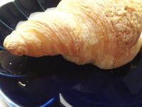 85.フジパン クロワッサンサンド 生チョコクリーム