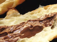 85.フジパン クロワッサンサンド 生チョコクリーム