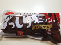 <img src="file:///C:/Users/gorakku/Pictures/AYAKA_サイト/nanohana/chocopan_s/chocopan_sre2/chocopan_sre2_img/chocopan_sre144a.jpg" width="200" height="150" border="0" alt="144.ヤマザキ ずっしりデニッシュ チョコクリーム">