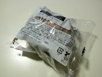 227.ローソン 黒い濃厚ショコラロール