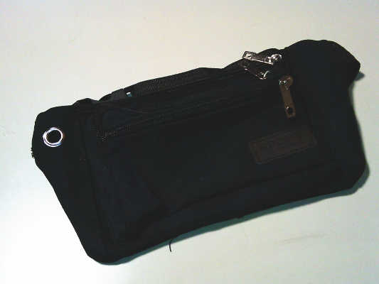 ２６）395円黒のウエストポーチ３