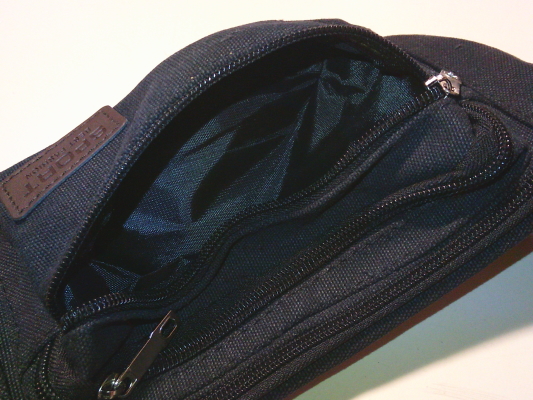 ２６）395円黒のウエストポーチ３