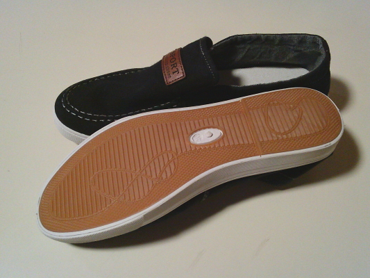 ３４）625円スリッポン黒