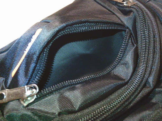 ３５）282円黒のウエストポーチ４