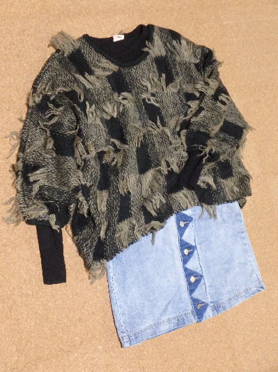 ２３）500円ドルマンのフリンジセーター