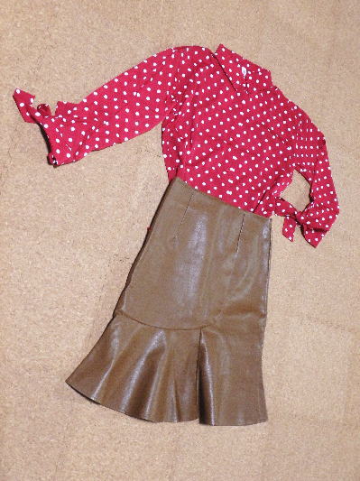 27)600円ドッドブラウス赤