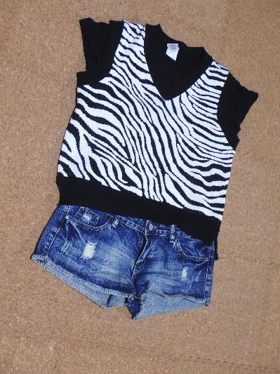 <img src="file:///C:/Users/gorakku/Pictures/AYAKA_サイト/nanohana/kode2/fa_puti1/fa_puti1_img/fa_puti_031a.jpg" width="399" height="533" border="0">