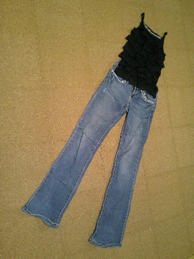 40)888円フリルのキャミソール黒2