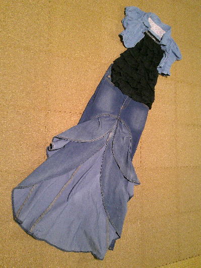 40)888円フリルのキャミソール黒2