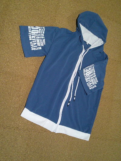 ４２）482円半ソデパーカー青