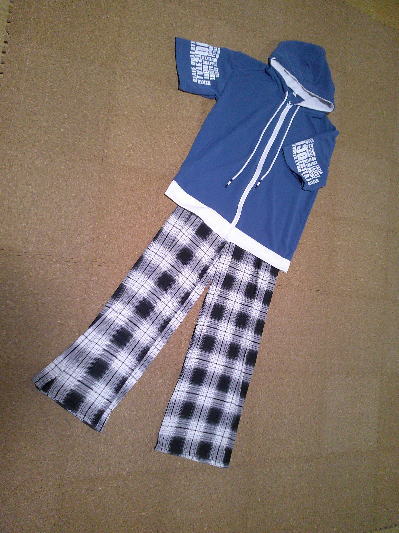 ４２）482円半ソデパーカー青