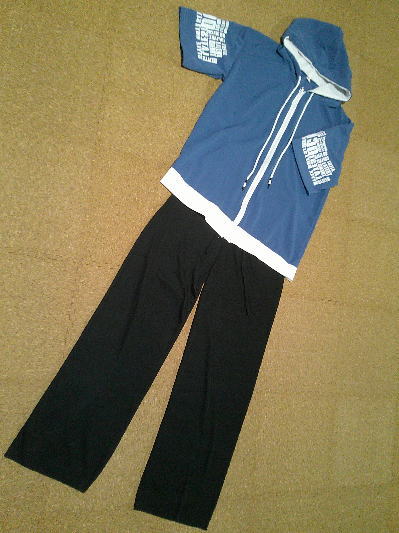 ４２）482円半ソデパーカー青