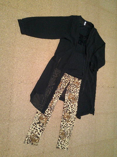 53)777円ヒョウ柄レギンス