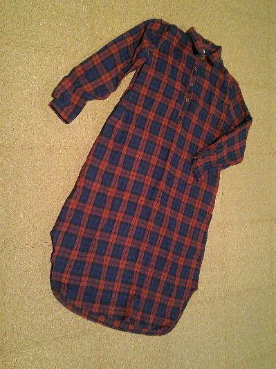 ５４）626円チェックのロングワンピ