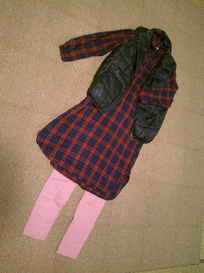 ５４）626円チェックのロングワンピ